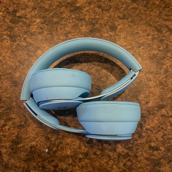 Baby Blue Beats Headphones - Picture 2 of 9